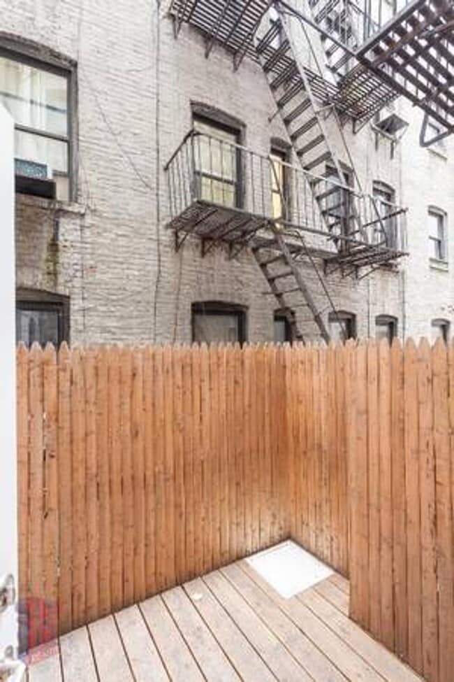 Building Photo - East 13th Street