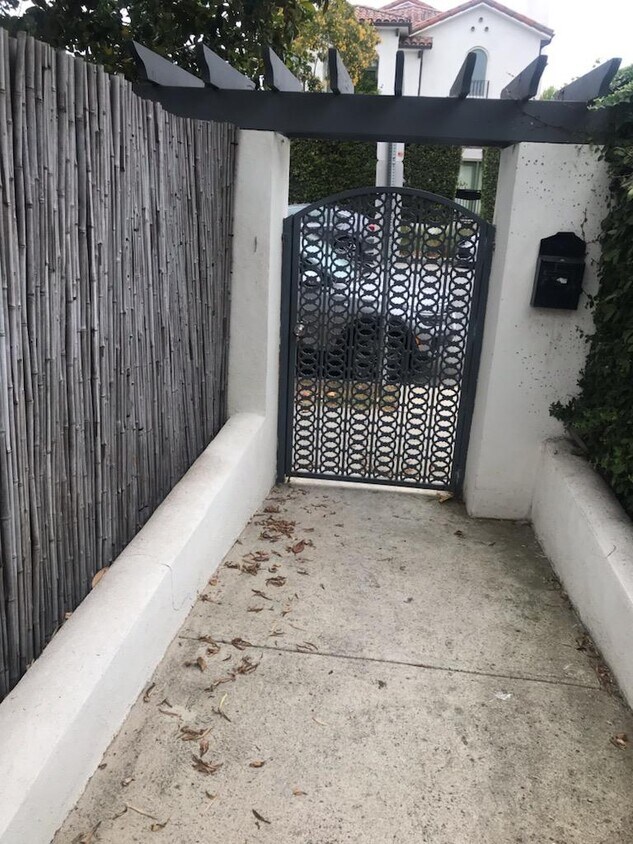 Foto principal - 1318 Yale St