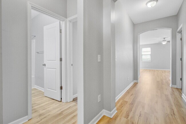 Foto del edificio - 403 War Admiral Ln