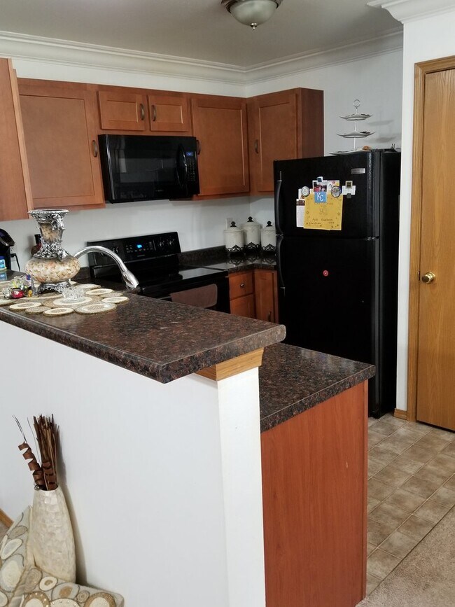 Foto del edificio - Nice Large Townhouse for Rent in Hazelwood