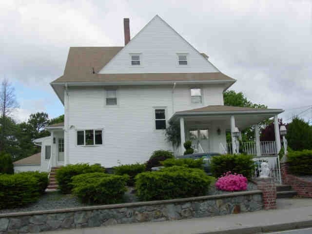 Foto principal - 2245 Cranston St