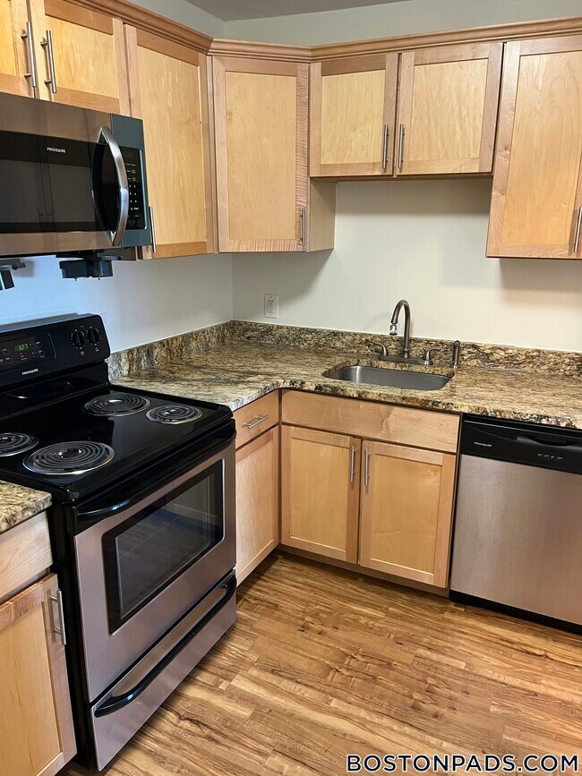 Foto del edificio - 30 Iroquois St