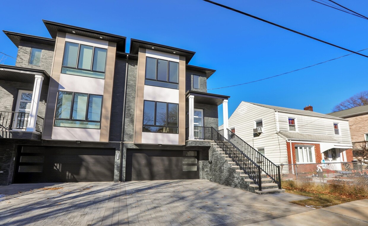 Primary Photo - 463 Roff Ave