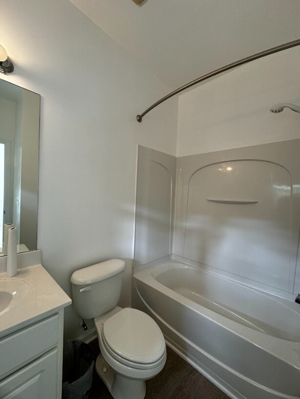 Foto del edificio - COMING SOON - 3 Bedroom, 3.5 Bath Townhome...