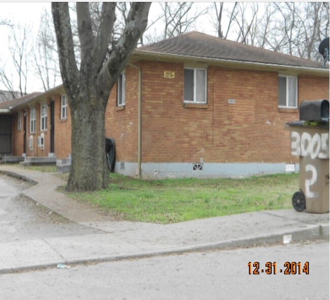 Building Photo - 3005 Batavia St