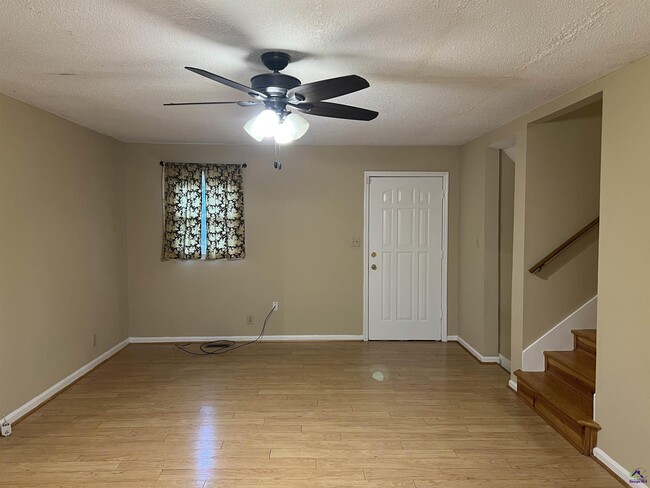 Building Photo - 212 Highland Dr