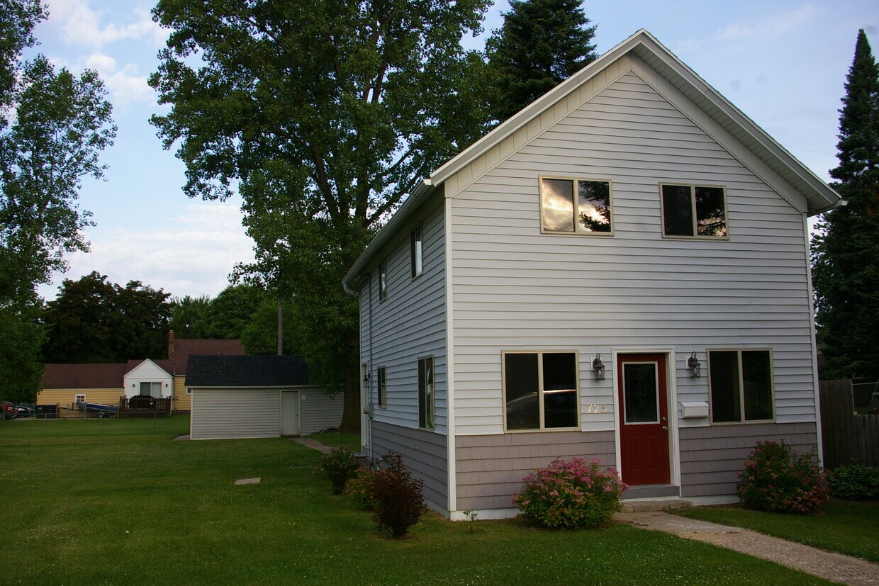 725 S Evergreen - 725 S Evergreen St