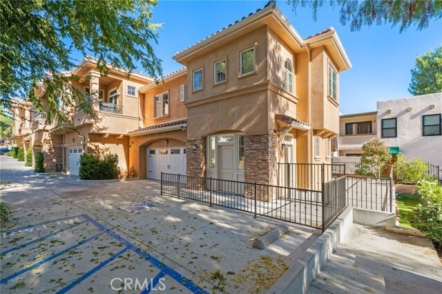 Building Photo - 5310 Colodny Dr