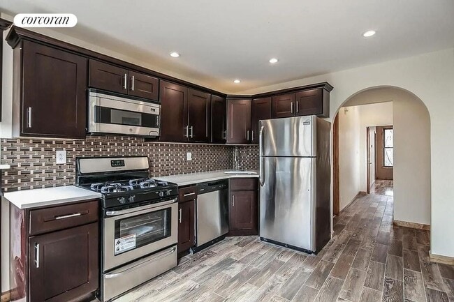 Foto del edificio - 1250 Herkimer St