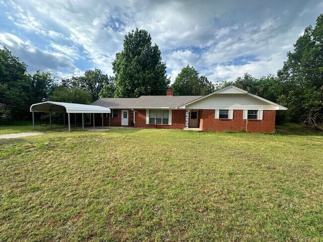 Foto del edificio - 34403 Lake Rd