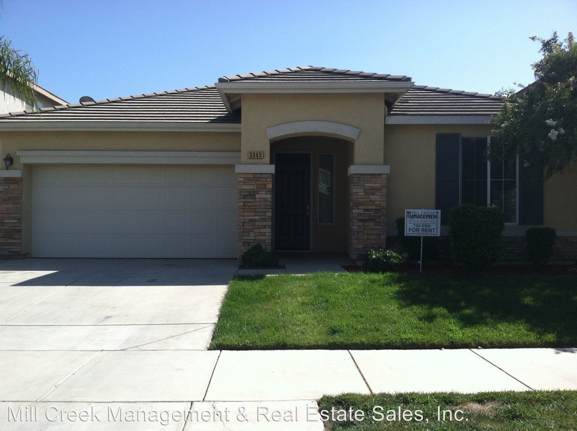 Primary Photo - 3 br, 2 bath House - 3045 W. Sweet Avenue