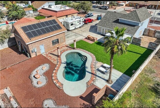 Building Photo - 5704 Avenida Tampico