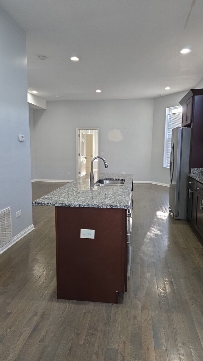 Foto del edificio - 3829 S Wabash Ave