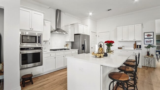 Building Photo - 128 Pne Lk Dr