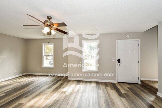 Building Photo - 2817 S Partridge Cir