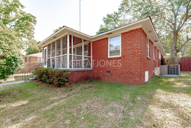 Foto del edificio - Charming 3 Bedroom in Columbia!