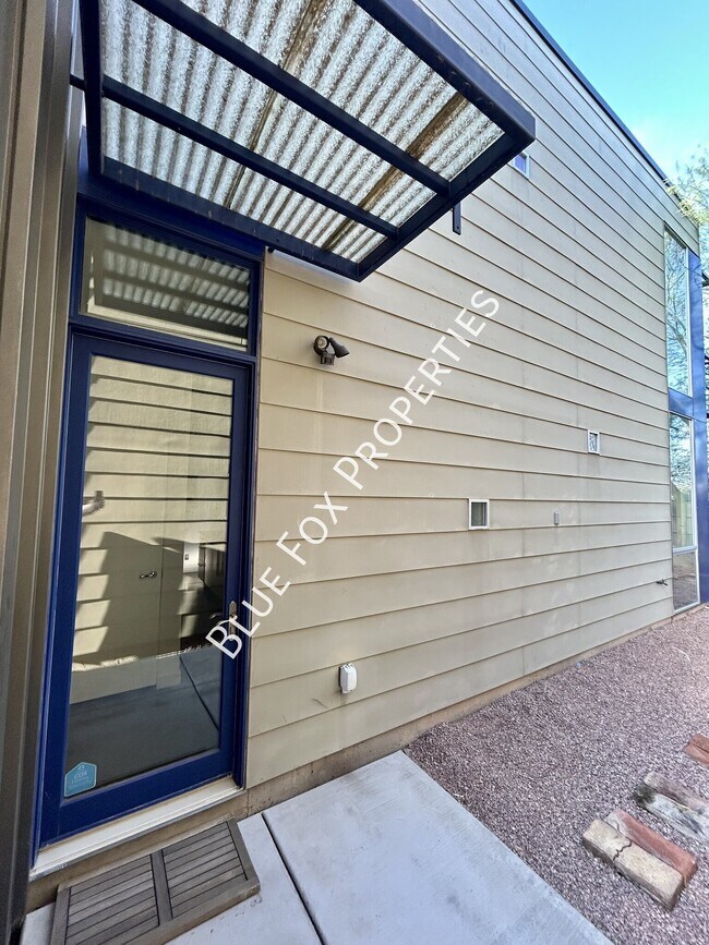Foto del edificio - 3611 E 3rd St