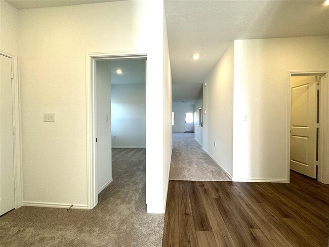 Foto del edificio - 14408 Koti Wy