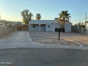Building Photo - 2336 W Orange Dr