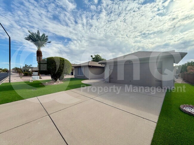 Building Photo - 7641 E Pueblo Ave