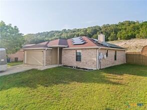 Building Photo - 1908 Cline Dr