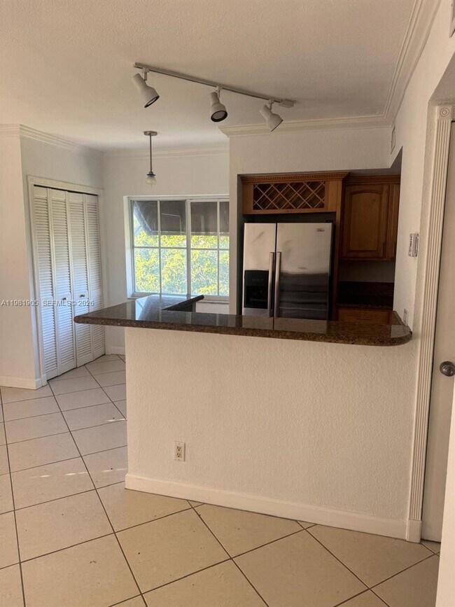 Photo - 924 SE 2nd St Apartment