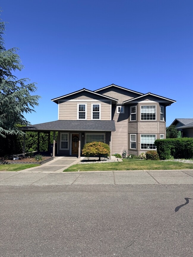 Building Photo - 1607 Nisqually St