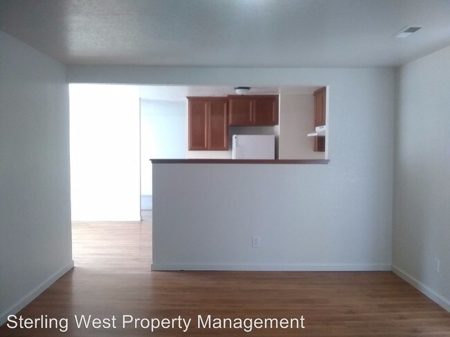 Building Photo - 3 br, 2 bath House - 424 S. Oakdale