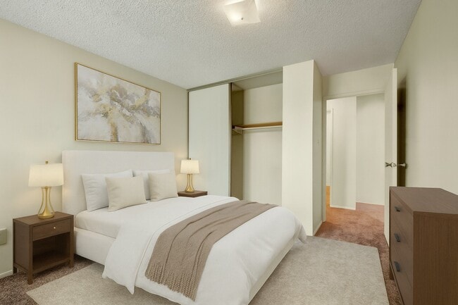 Building Photo - Lakewood Heights