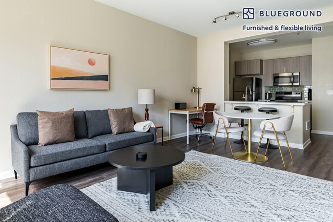 Foto del edificio - 5684 Bay St