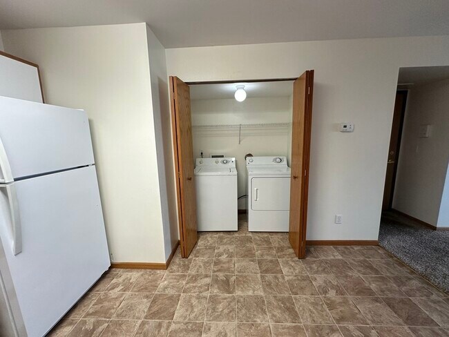 Foto del edificio - 6601 Creekside Dr NE