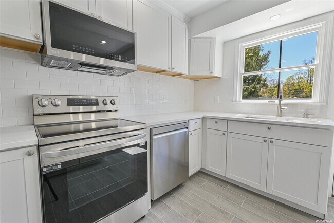 Building Photo - 10 Brompton Pl