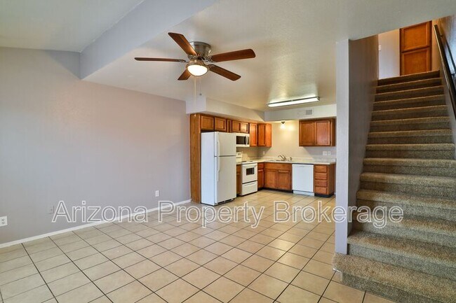Building Photo - 6144 E Glencove St