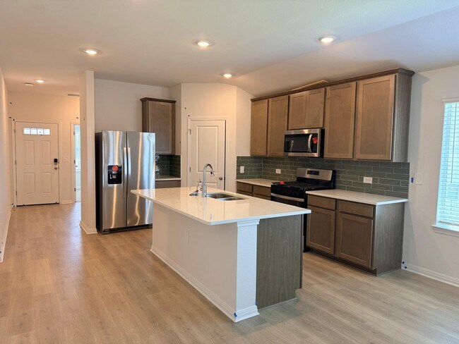 Foto del edificio - 5000 Stockton Ln