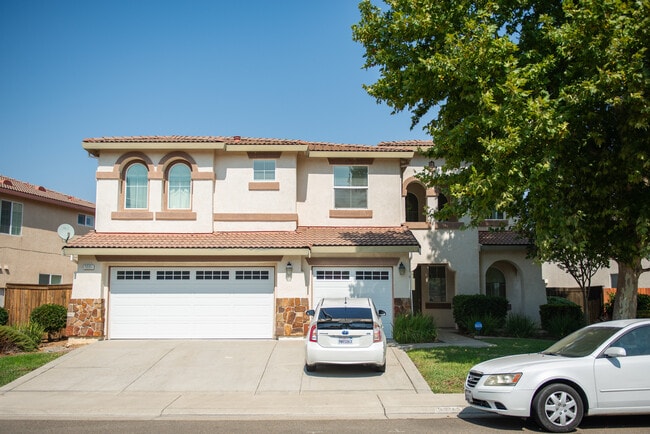 Building Photo - 6201 Ravenna Way