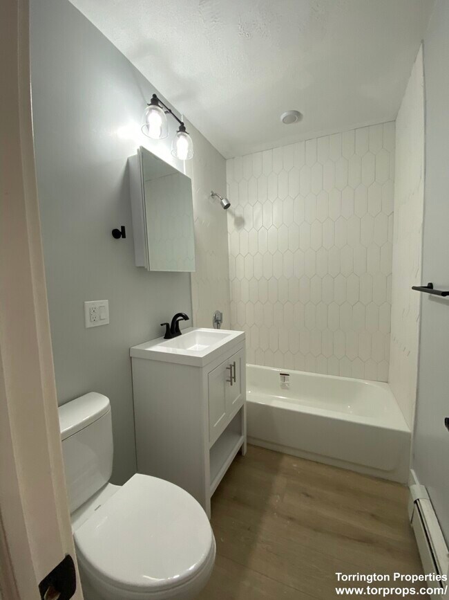 Foto del edificio - 741 E 6th St