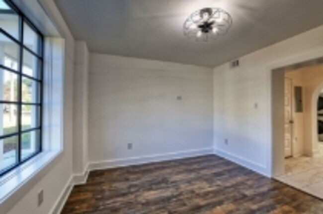 Foto del edificio - 1122 NE Wellman Ave