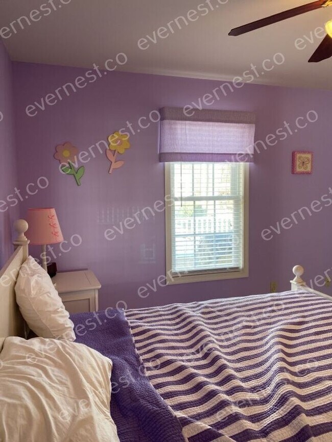 Building Photo - Stunning 3 Bed, 2 Bath House in Locust Gro...