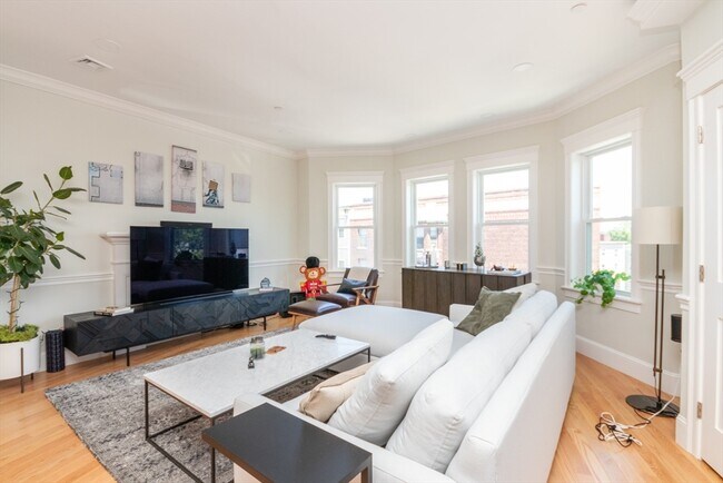 Building Photo - 1403 Dorchester Ave