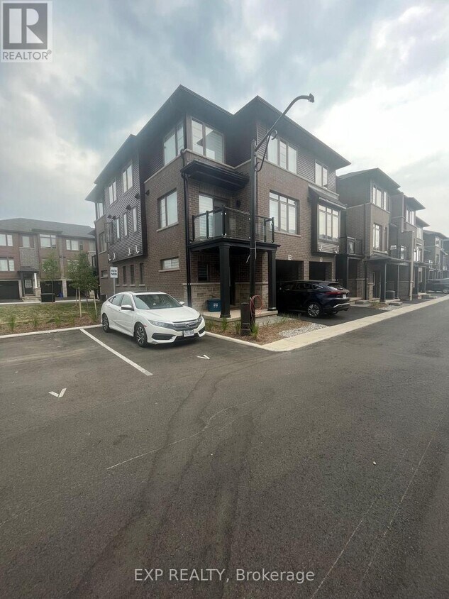 Photo principale - 575-575 Woodward Ave