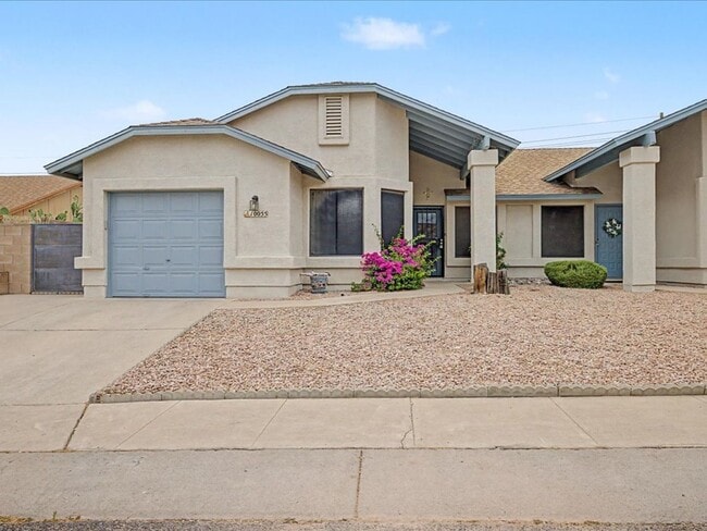 Building Photo - 3 bedroom, 2 bath, Garage