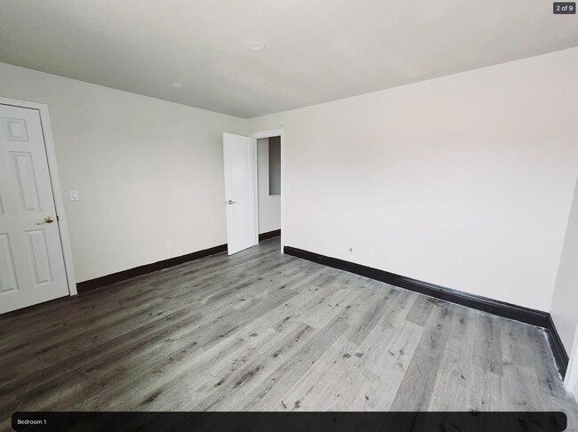 Dormitorio 1 - 2162 W Brownwood Ave