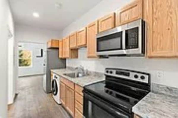 Building Photo - 50R Maplewood Ave