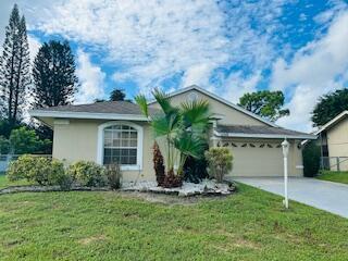 Building Photo - 2549 Canterbury Dr N