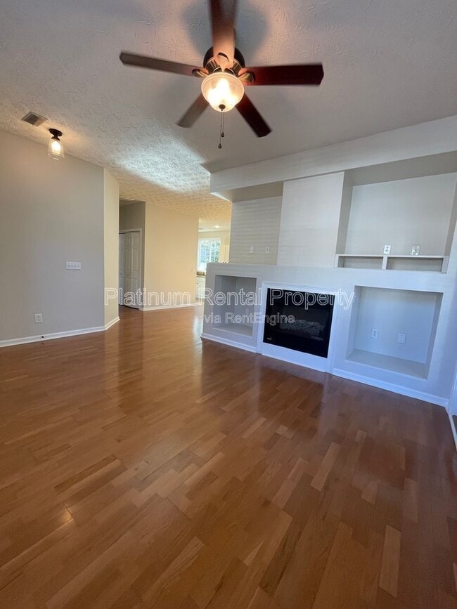 Building Photo - 301 Harmony Ct