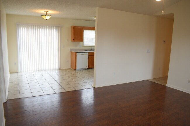 Building Photo - 2500 Hawes Ct