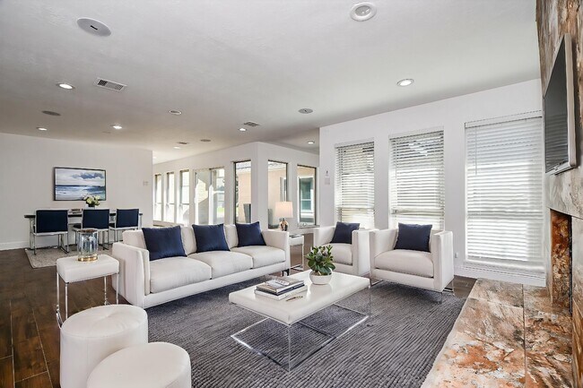 Foto del edificio - 2203 Briarview Dr