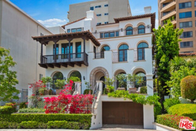 Foto principal - 10445 Ashton Ave