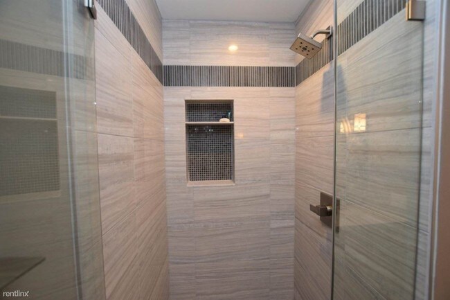Building Photo - 3 br, 3 bath Condo - 543 E Arrow Hwy Apt 46
