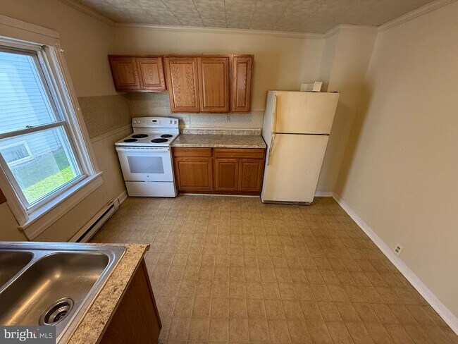 Foto del edificio - 204 E Portland St